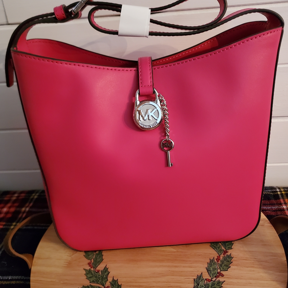 NWT Michael Kors Purse Lyra Small Leather Shoulder Bag In The Color Dragonfruit